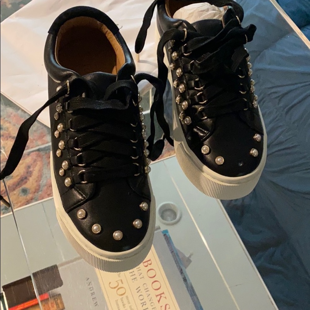 Shoes - Picture 2 of 3